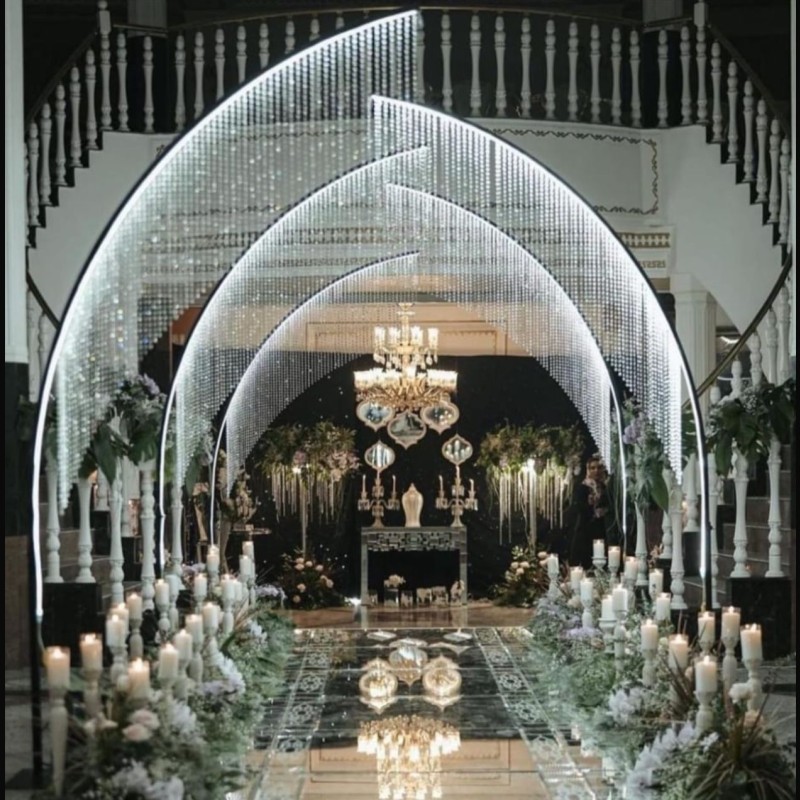 Kristal Taşlı Işıklı Gelin Yolu – Şık ve Işıltılı Düğün Yolu Dekoru | Organizasyon Center