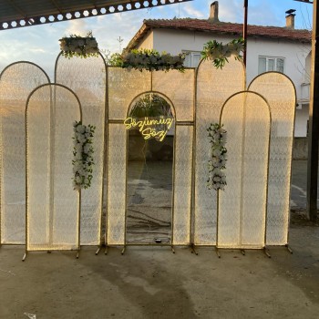 Mihribar Kapısı Işıklı Arka Fon – Işıltılı ve Gösterişli Dekor Kapısı | Organizasyon Center